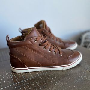 Cat & Jack Boys Lace Up Sneakers in Brown